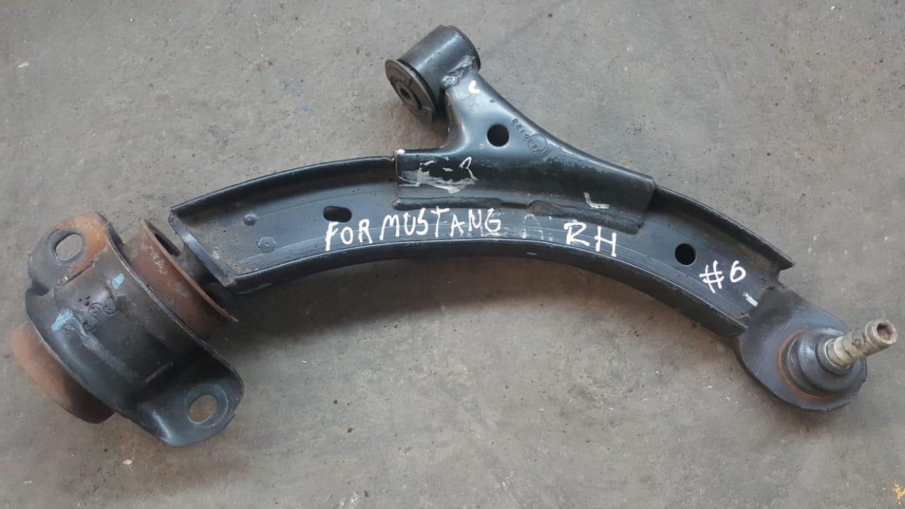 BANDEJA DELANTERA DERECHA FORD MUSTANG 2011 AL 2014